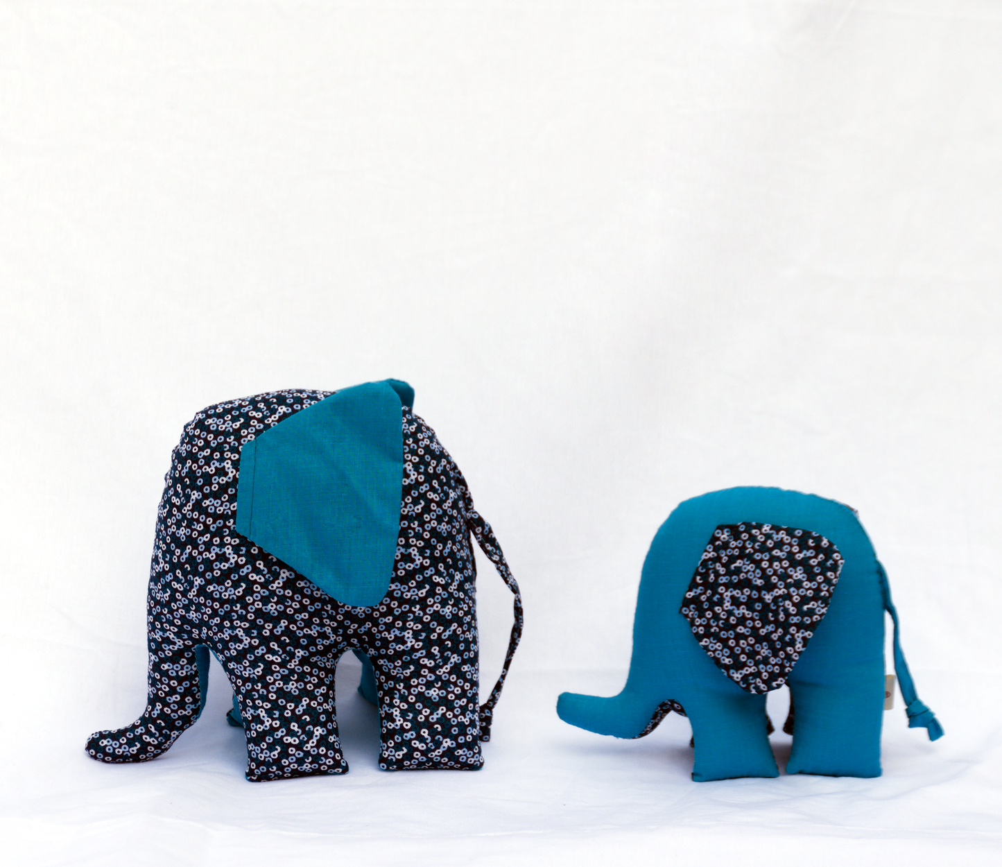 ÉLÉPHANTS À LA FOIS JOUETS ET ÉLÉMENTS DE DÉCORATION