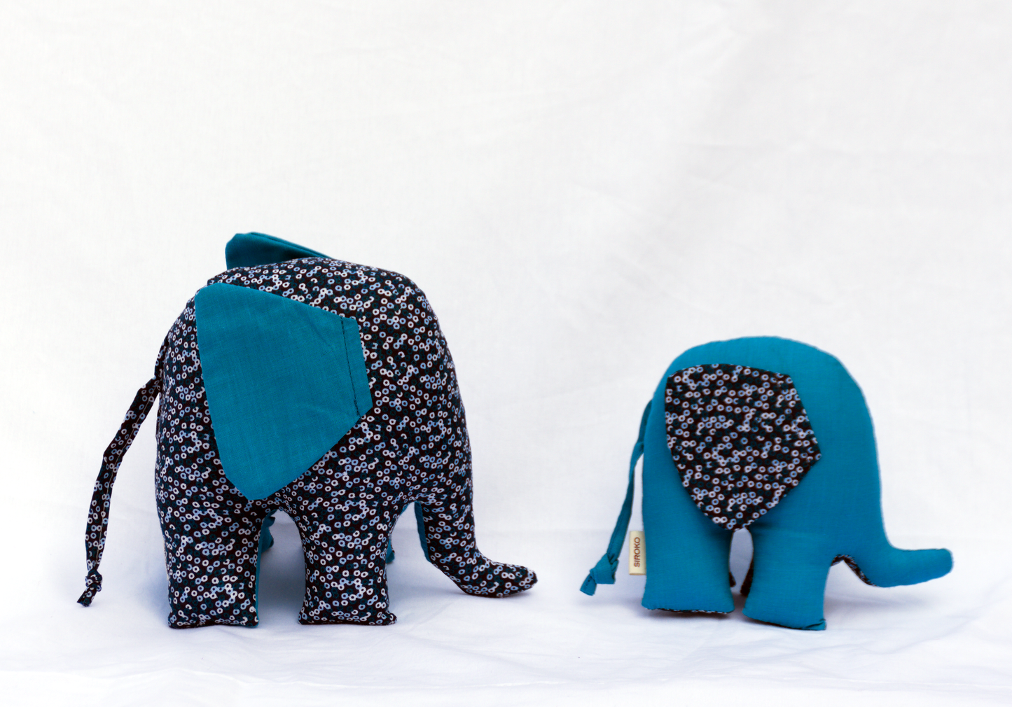 ÉLÉPHANTS À LA FOIS JOUETS ET ÉLÉMENTS DE DÉCORATION