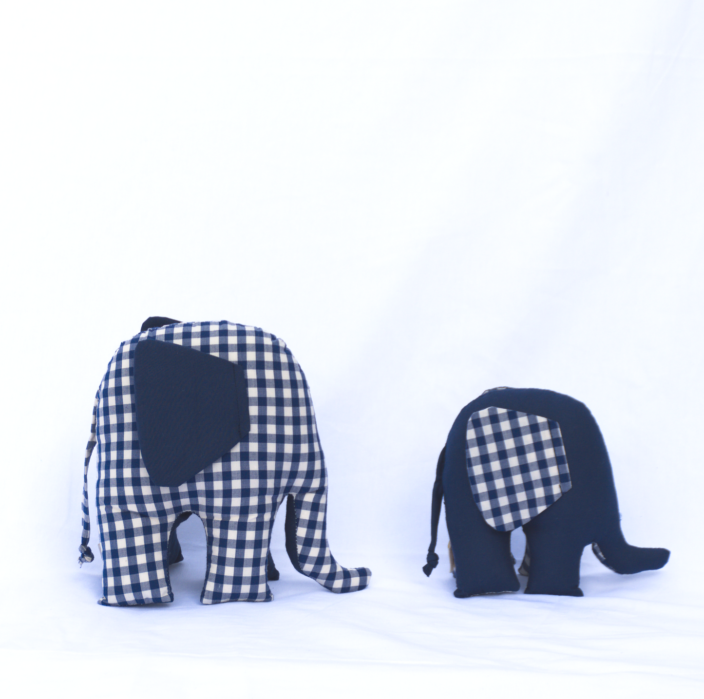 ÉLÉPHANTS À LA FOIS JOUETS ET ÉLÉMENTS DE DÉCORATION