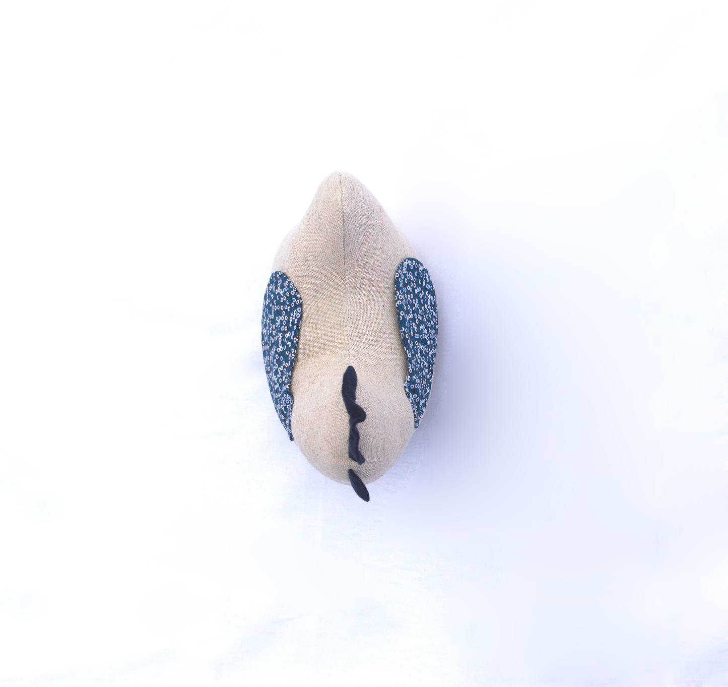POULE COCOTTE EN GUISE DE PELUCHE OU DOUDOU