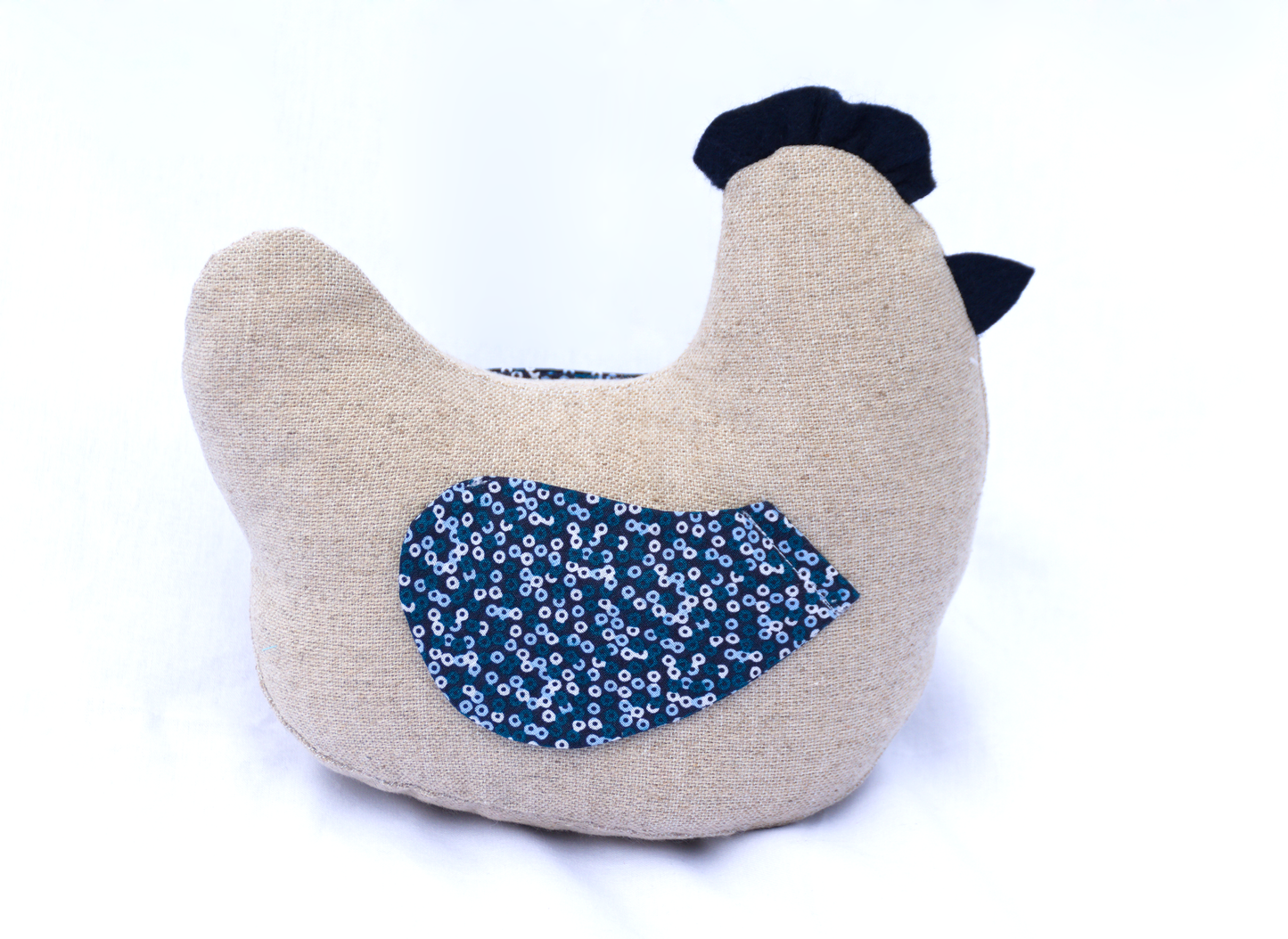 POULE COCOTTE EN GUISE DE PELUCHE OU DOUDOU