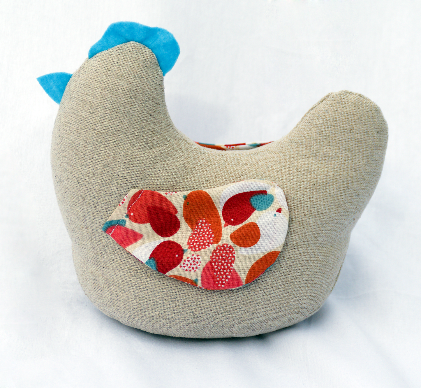 POULE COCOTTE EN GUISE DE PELUCHE OU DOUDOU