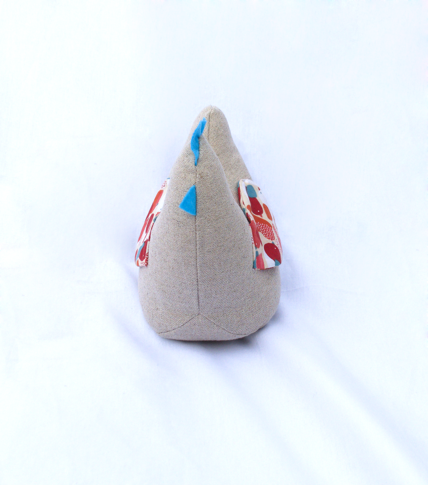 POULE COCOTTE EN GUISE DE PELUCHE OU DOUDOU