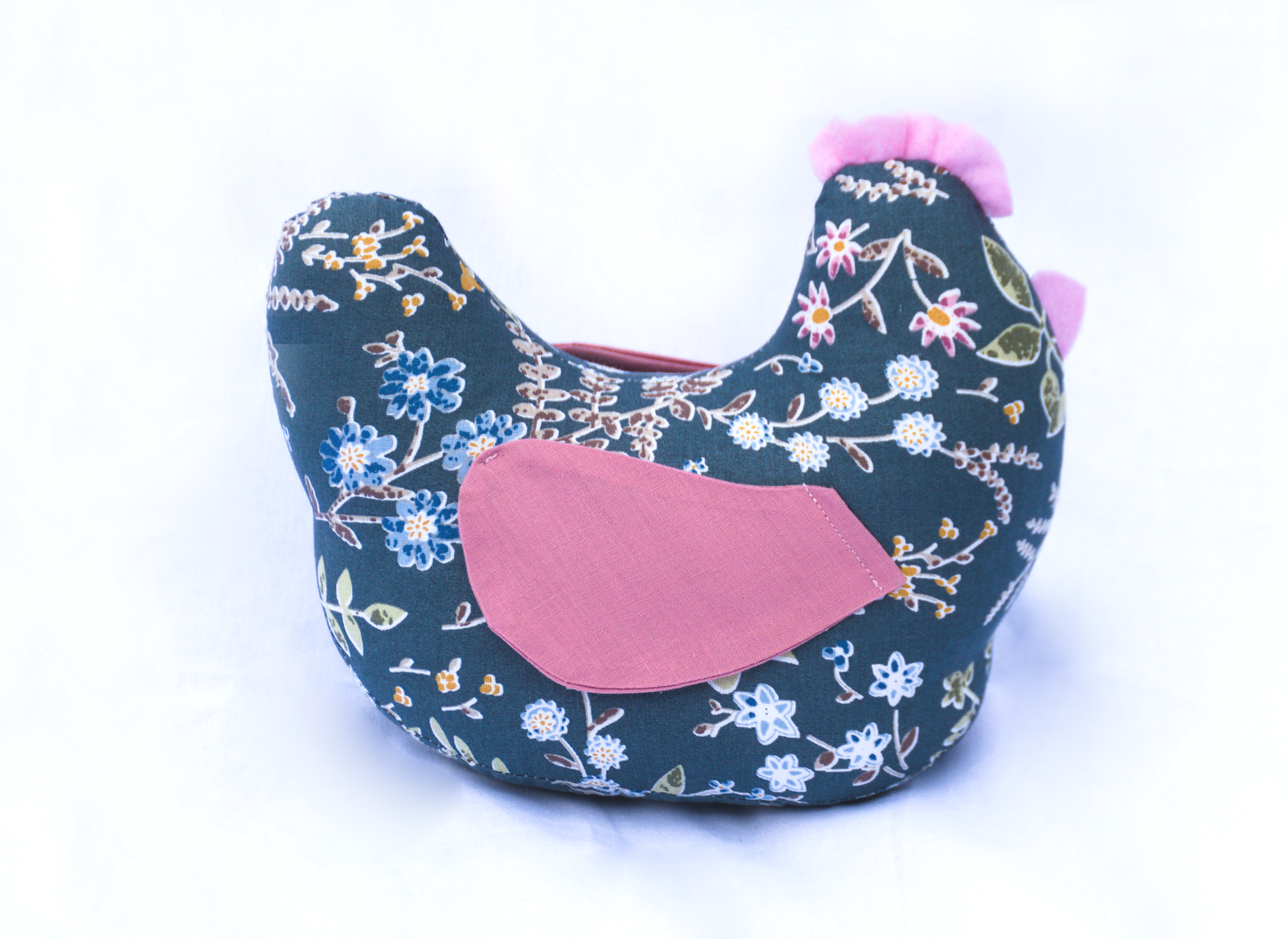 POULE COCOTTE EN GUISE DE PELUCHE OU DOUDOU